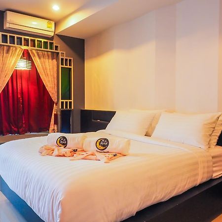 De Ja Moon Hostel Чиангмай Экстерьер фото