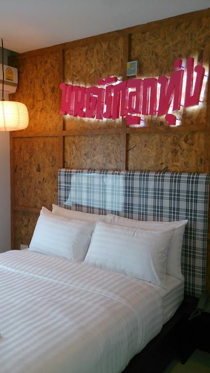 De Ja Moon Hostel Чиангмай Номер фото