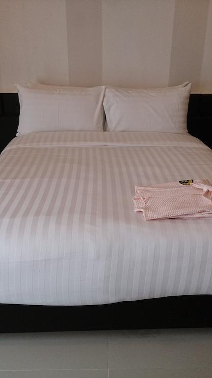 De Ja Moon Hostel Чиангмай Номер фото