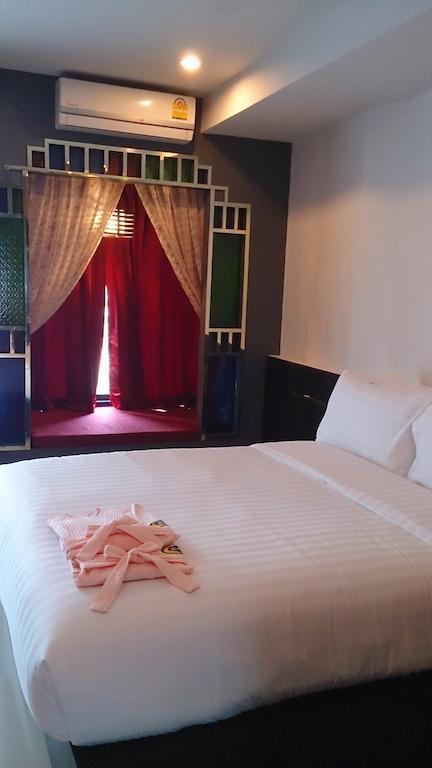 De Ja Moon Hostel Чиангмай Номер фото