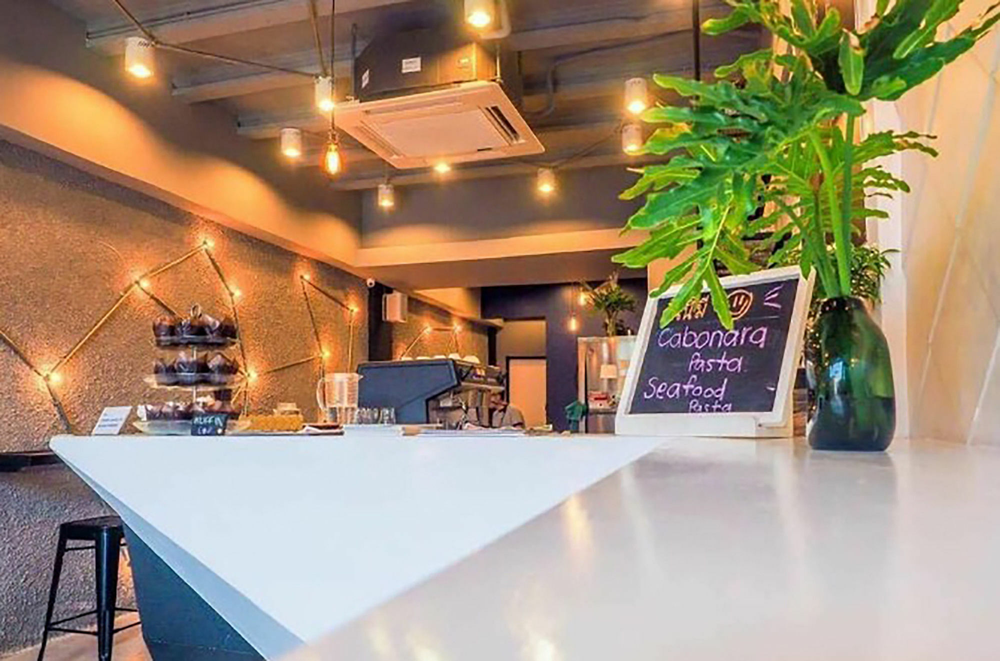 De Ja Moon Hostel Чиангмай Экстерьер фото